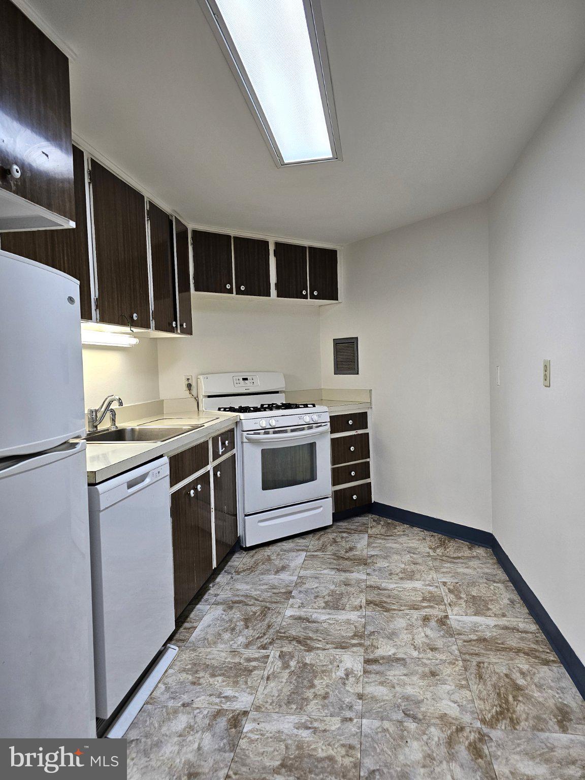 100 WEST AVENUE 501S