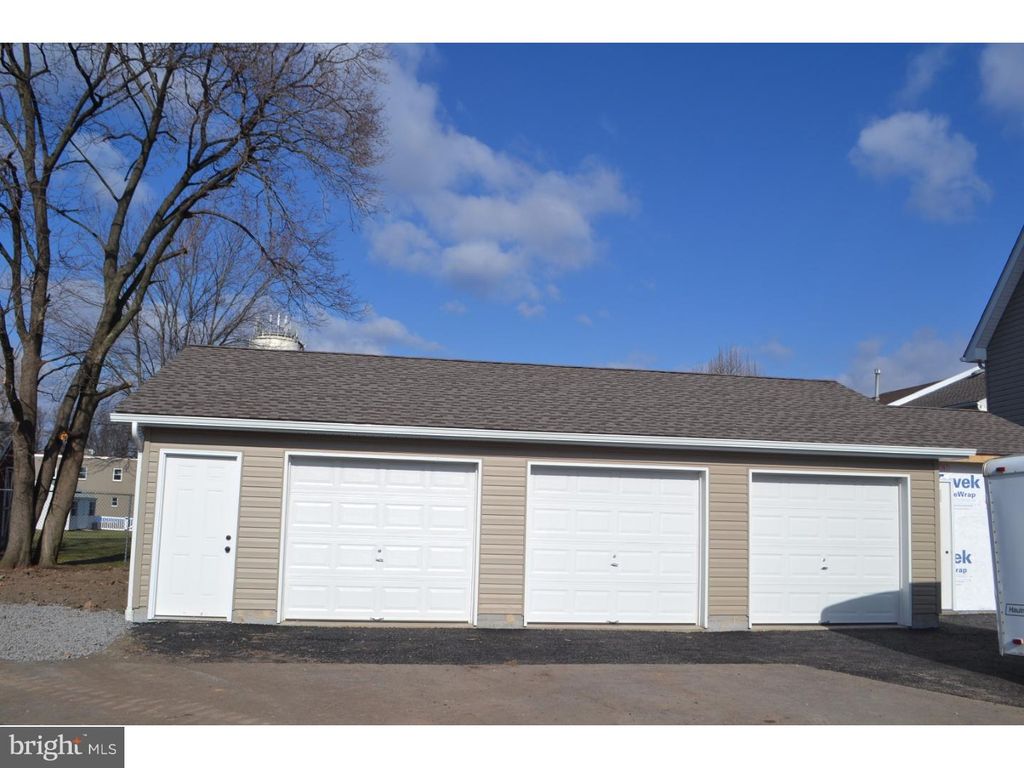 Photo of 16 Belmont Avenue #GARAGE 3, QUAKERTOWN, PA 18951 (MLS # PABU2103478)