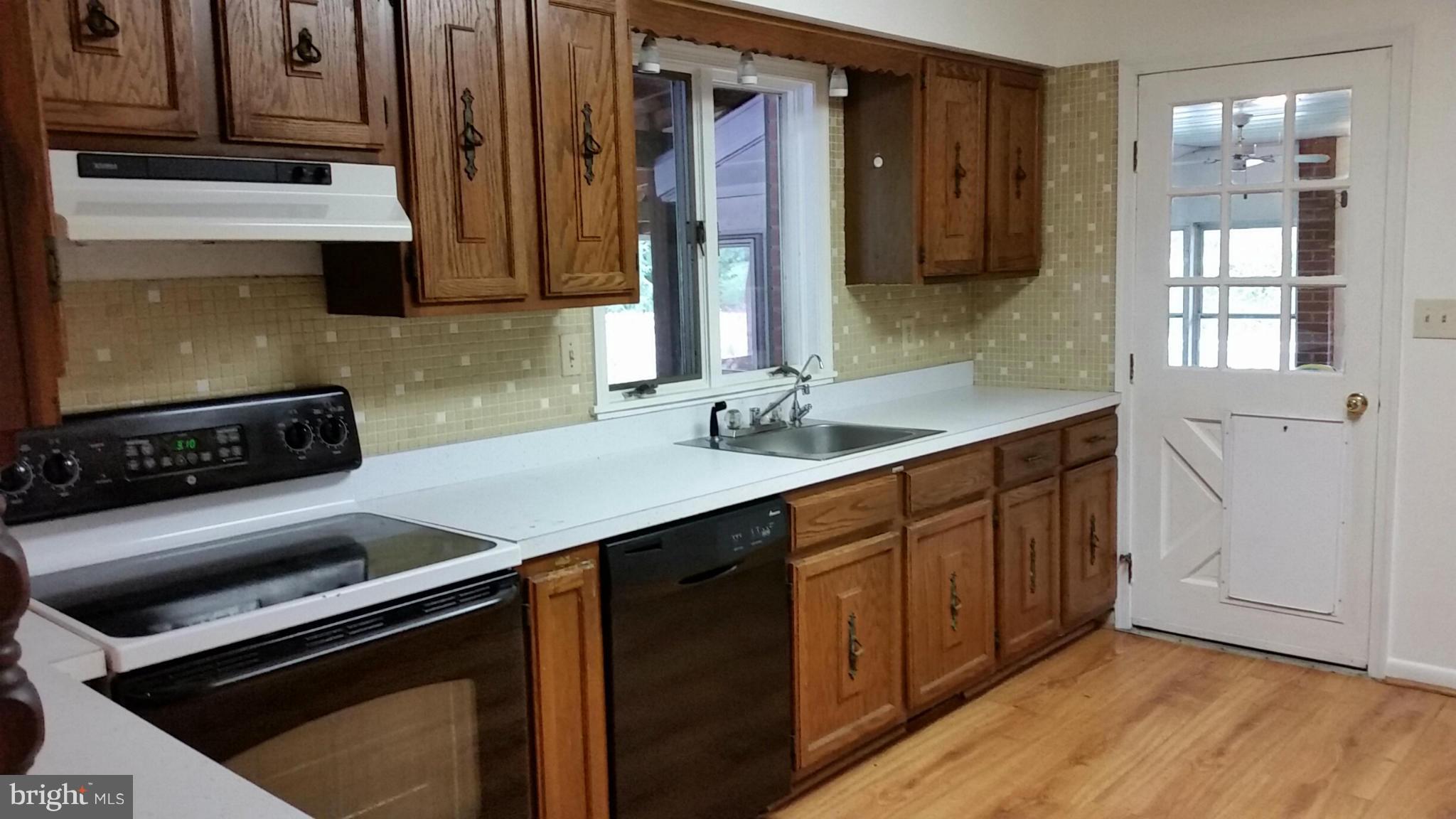 WALKER MANOR APARTMENTS - Residential