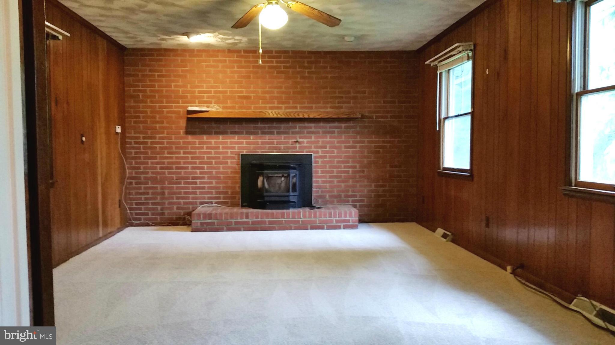 WALKER MANOR APARTMENTS - Residential