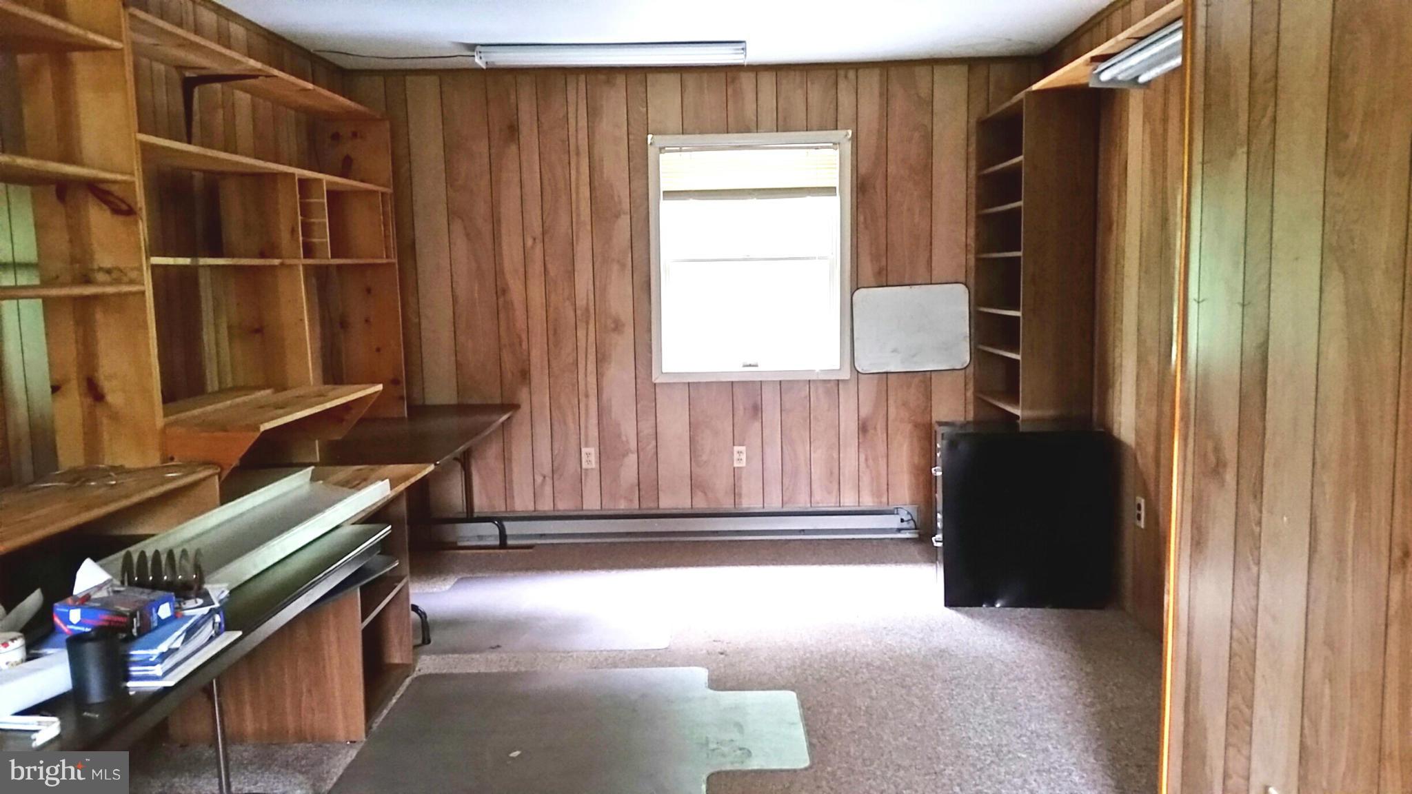 WALKER MANOR APARTMENTS - Residential