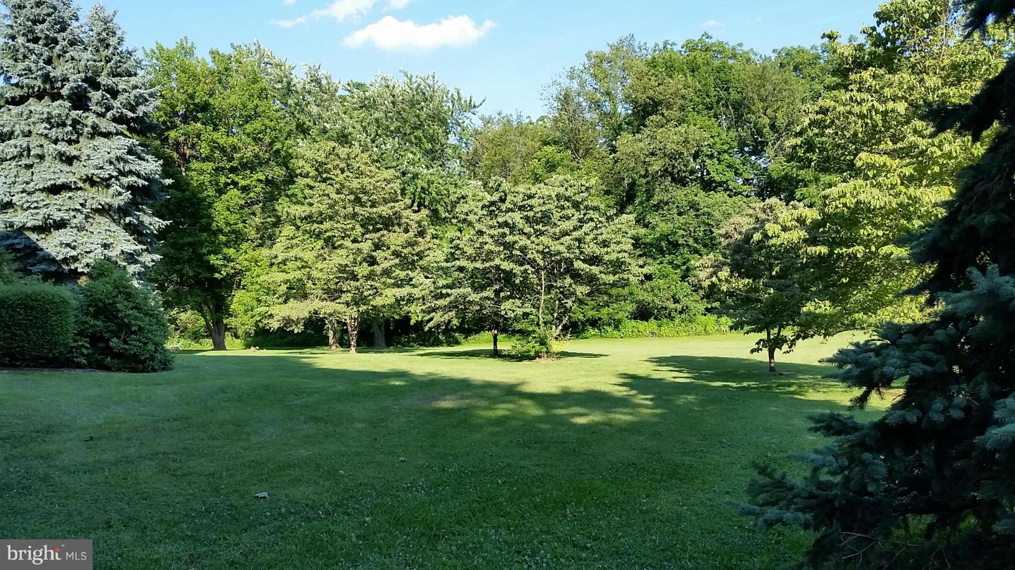 WALKER MANOR APARTMENTS - Residential