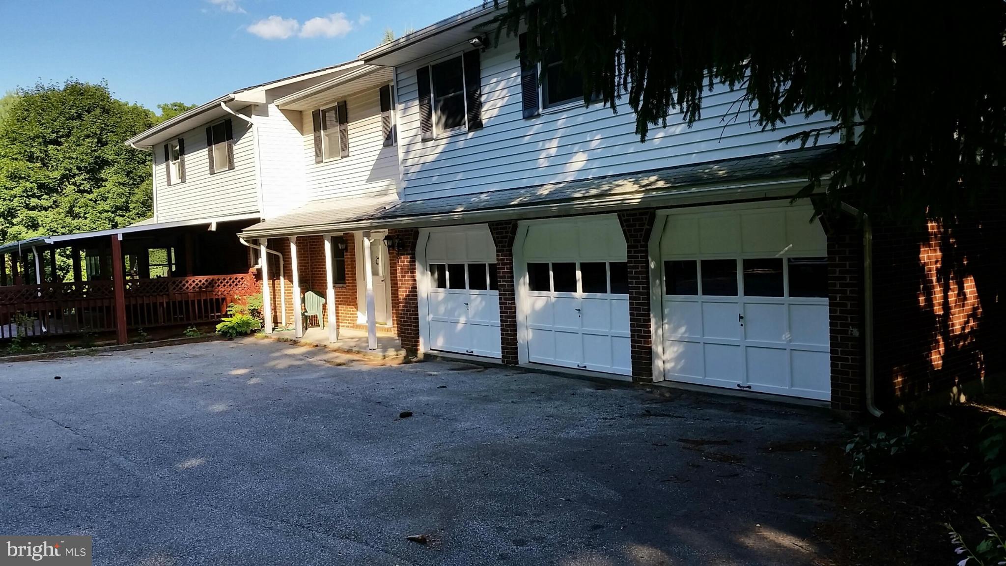 WALKER MANOR APARTMENTS - Residential