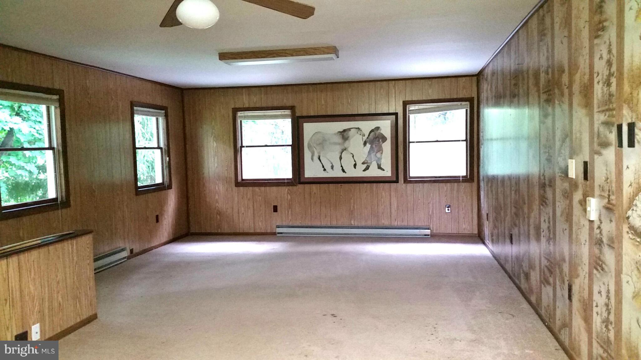 WALKER MANOR APARTMENTS - Residential