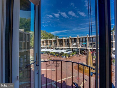 Photo of 1650 Chimney House Road #1650, RESTON, VA 20190 (MLS # VAFX2328640)