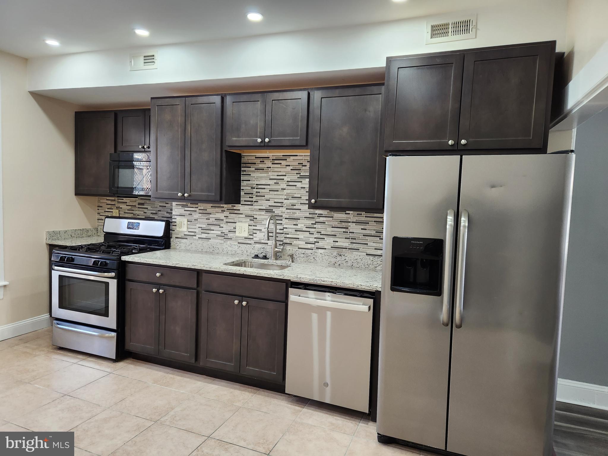 EAST BALTIMORE MIDWAY - Residential