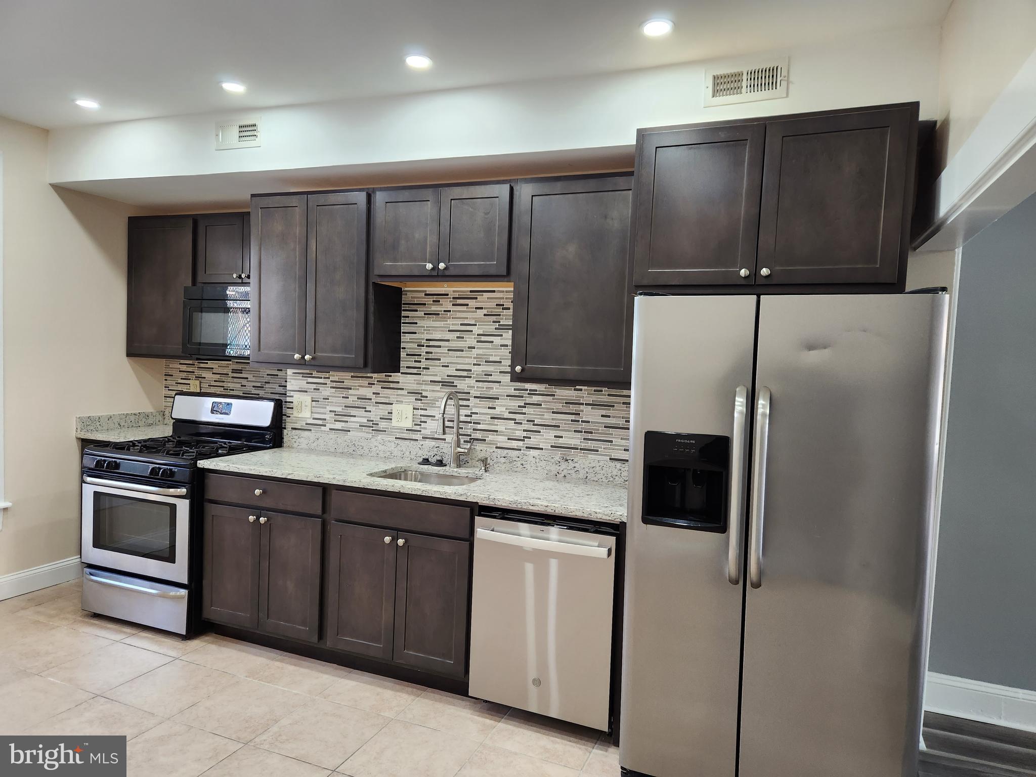 EAST BALTIMORE MIDWAY - Residential