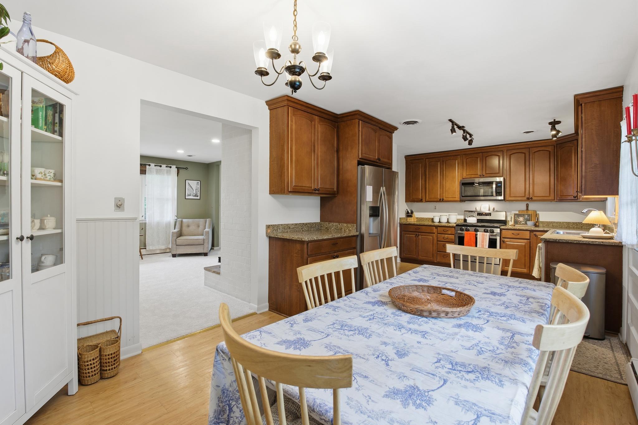 MOUNT HEBRON - Residential