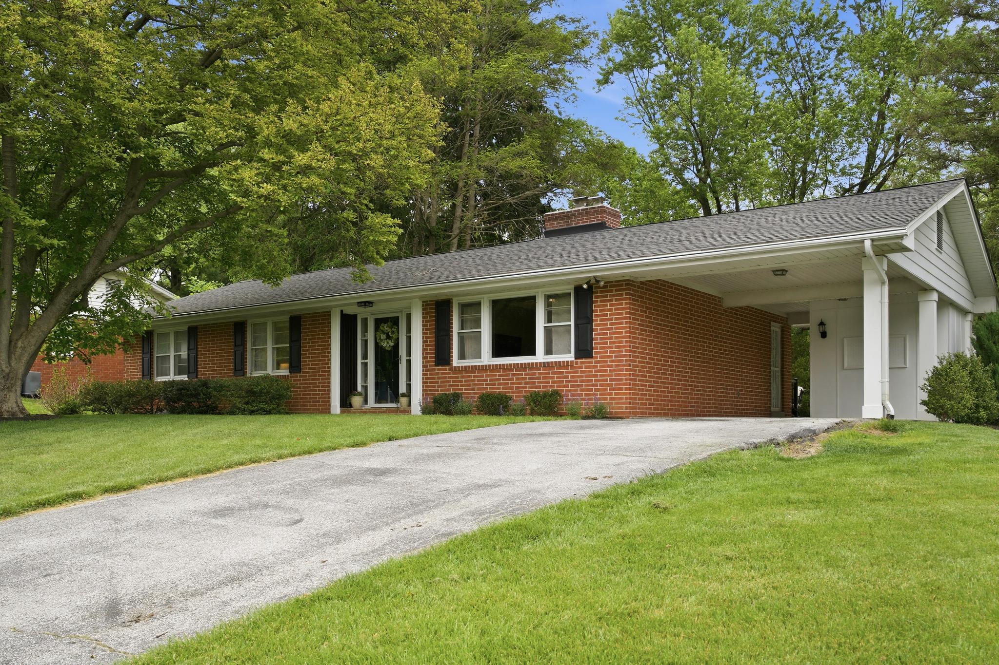 MOUNT HEBRON - Residential