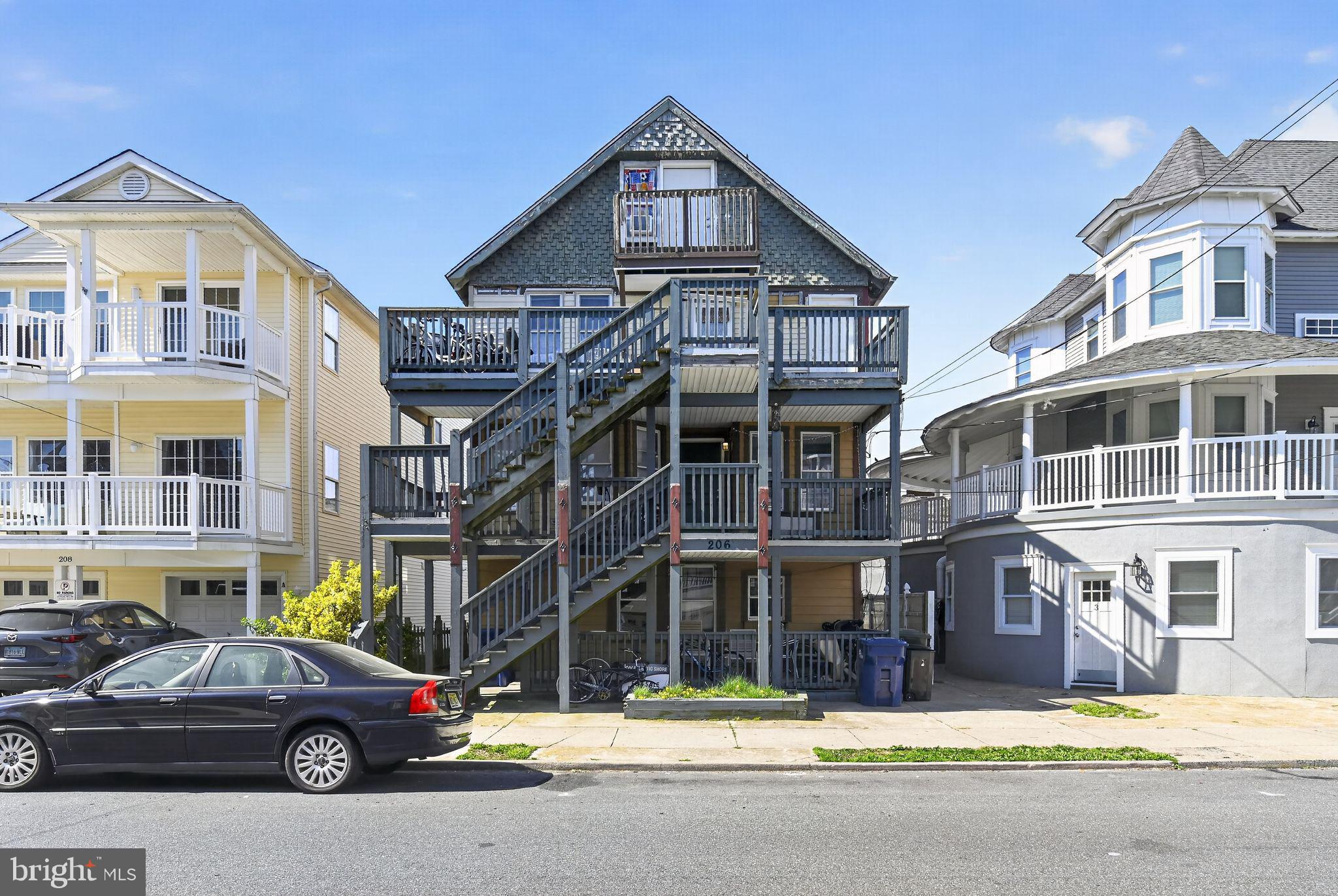206 E GLENWOOD AVENUE