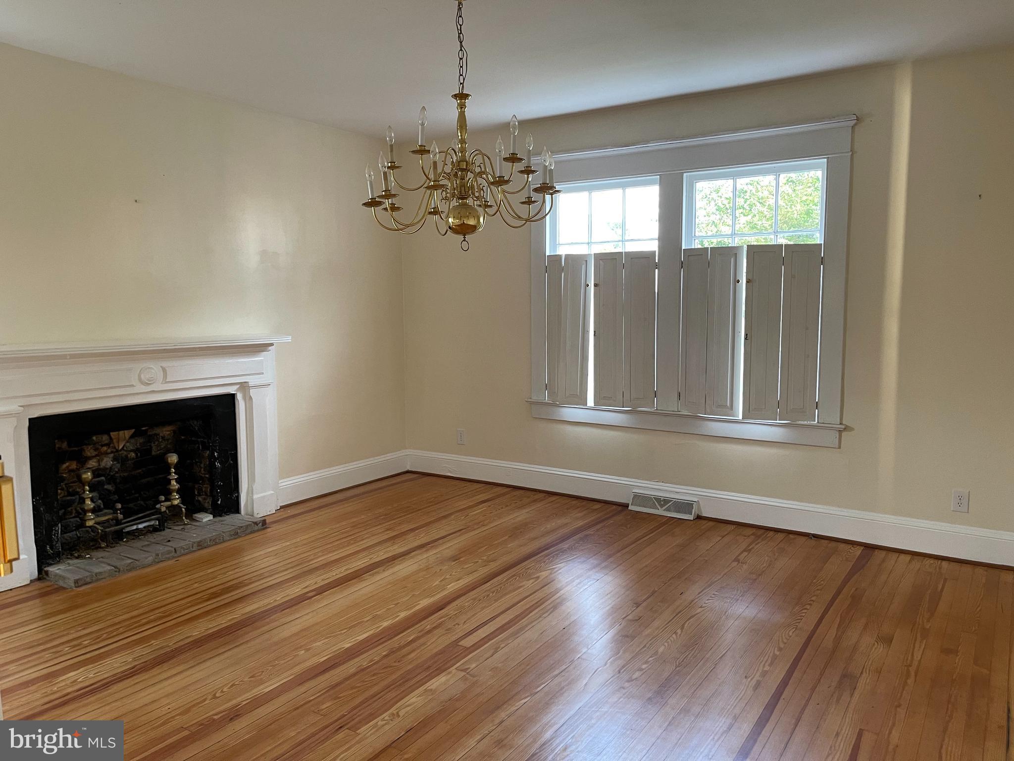 TOWN OF LOUISA - Residential