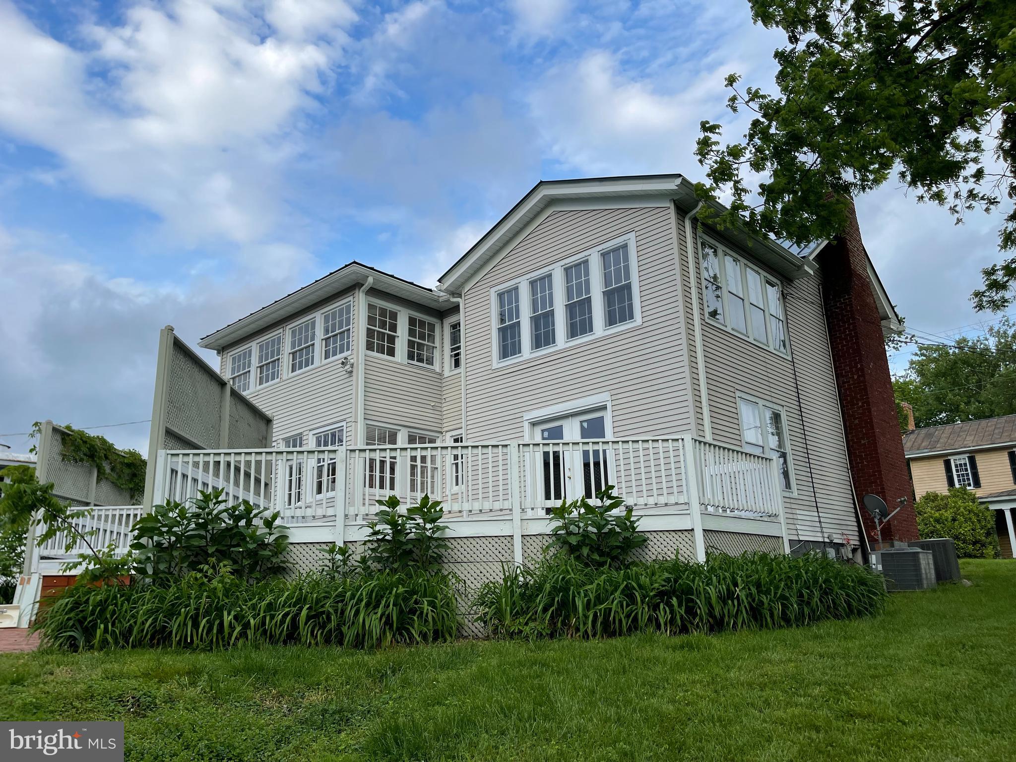 TOWN OF LOUISA - Residential