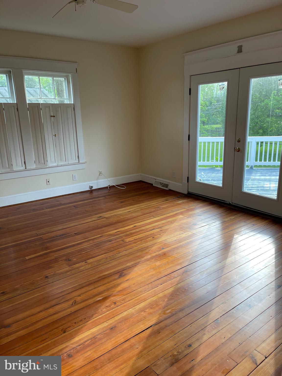 TOWN OF LOUISA - Residential