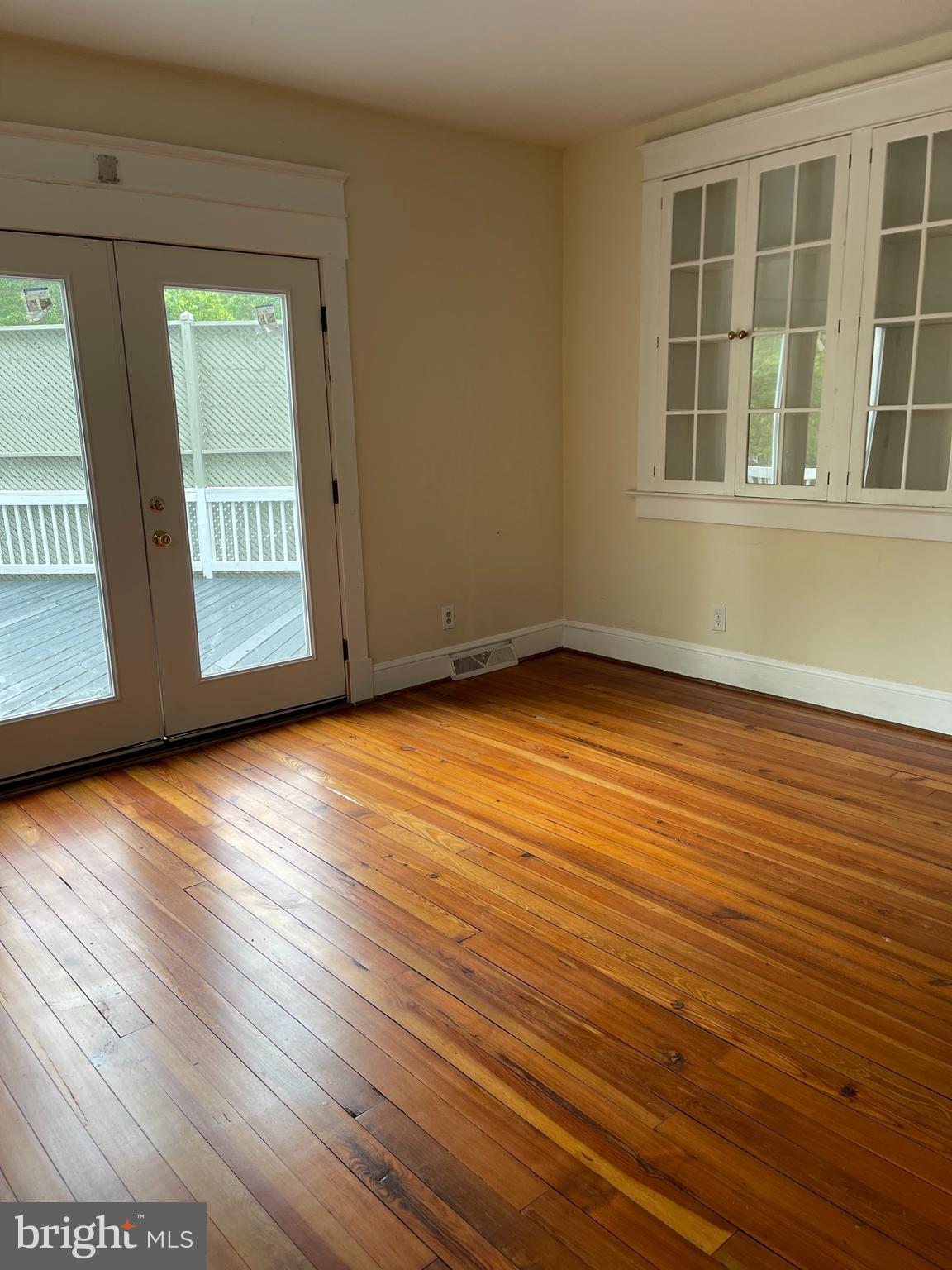 TOWN OF LOUISA - Residential