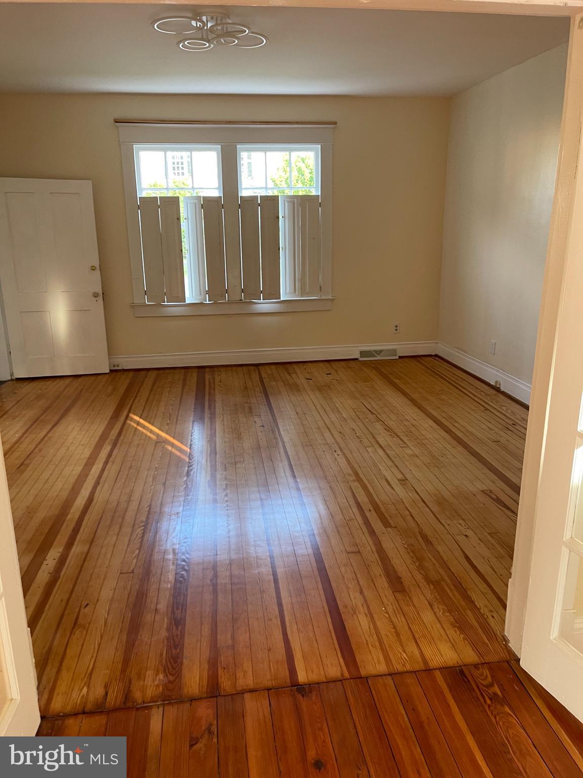 TOWN OF LOUISA - Residential