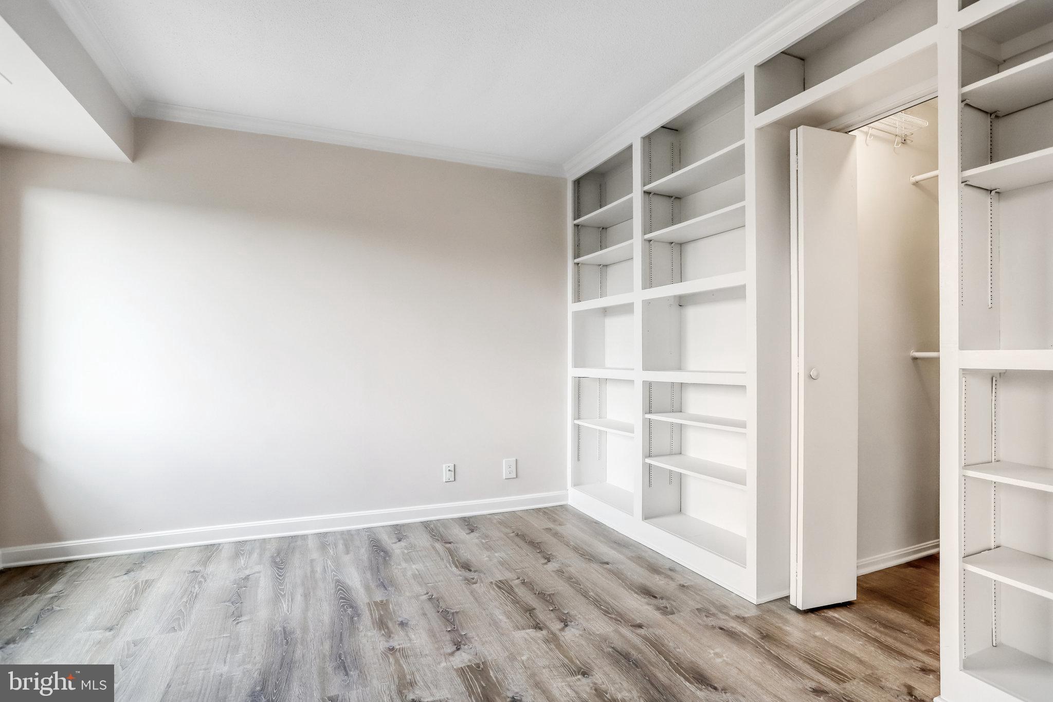 WATERGATE AT LANDMARK - Residential