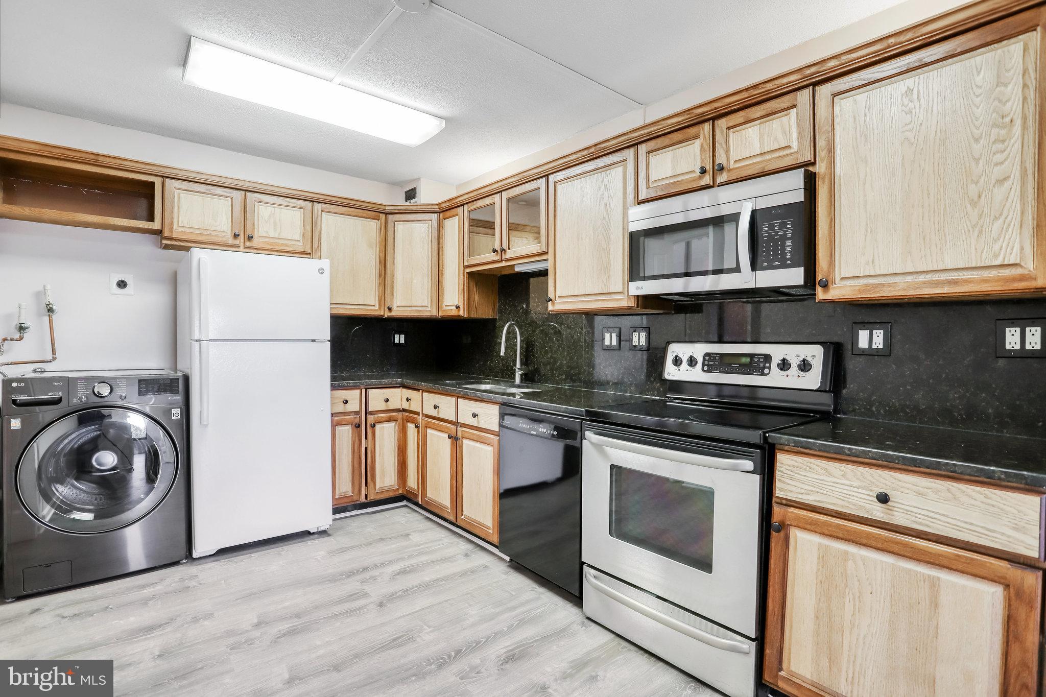 WATERGATE AT LANDMARK - Residential