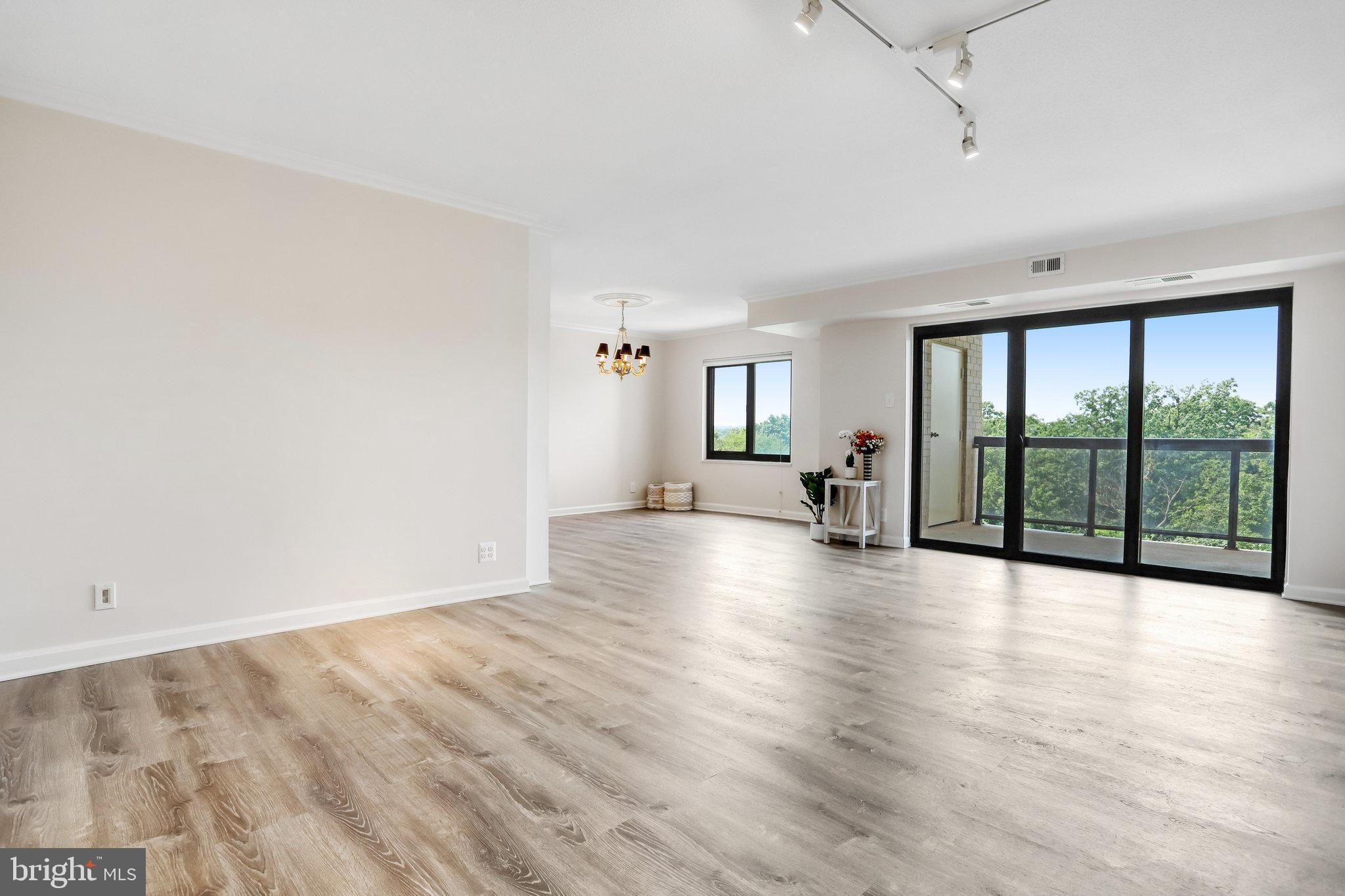 WATERGATE AT LANDMARK - Residential