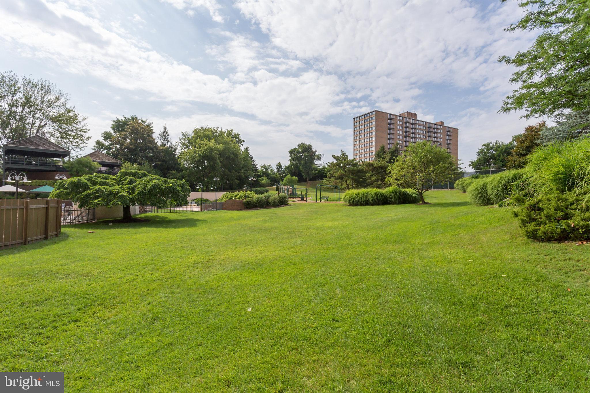 WATERGATE AT LANDMARK - Residential