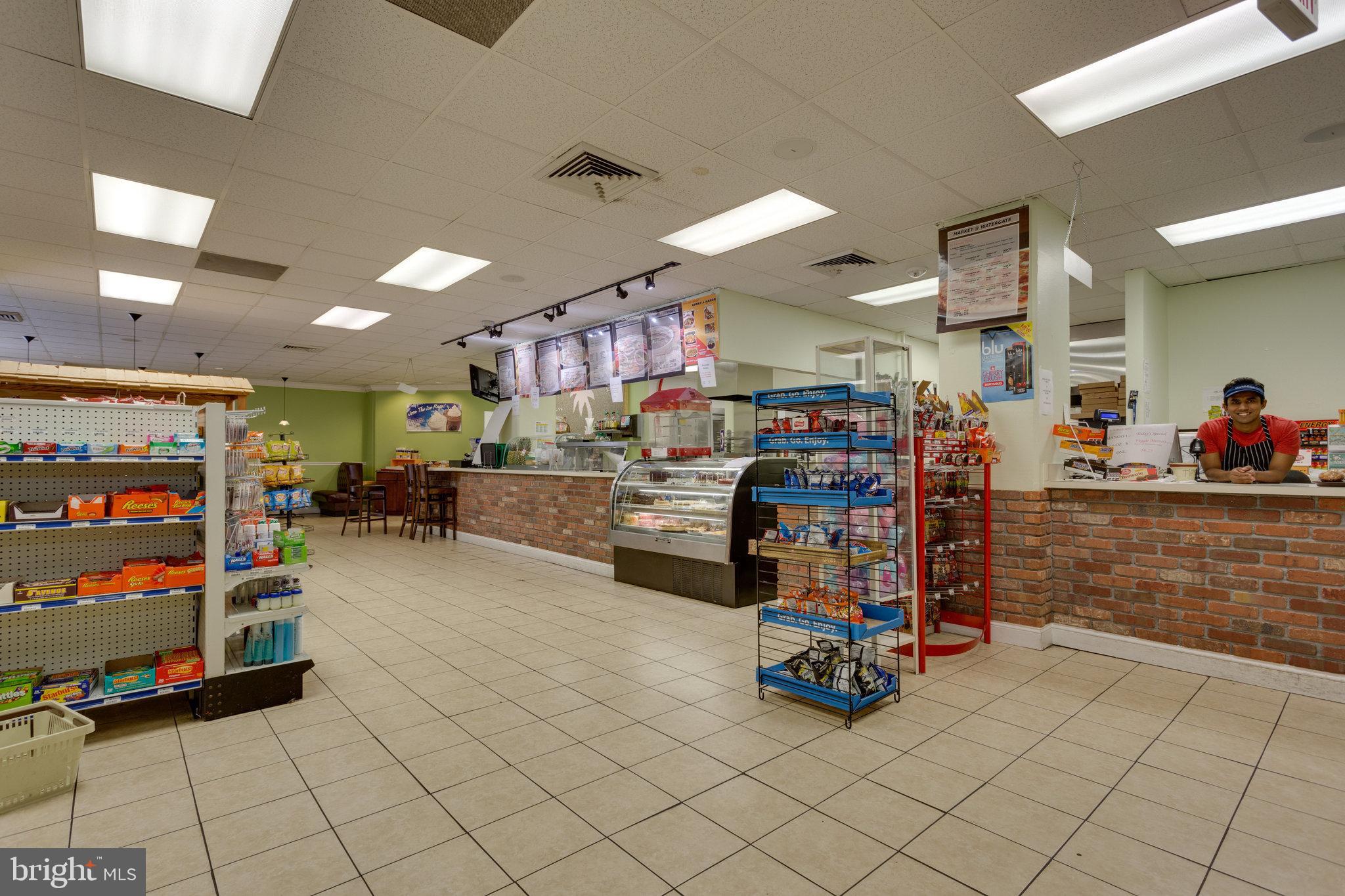 WATERGATE AT LANDMARK - Residential