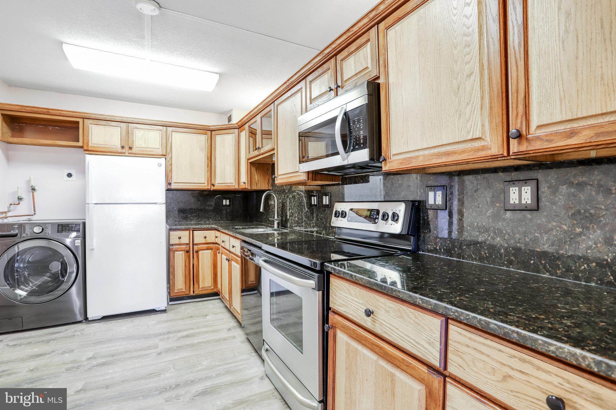 WATERGATE AT LANDMARK - Residential