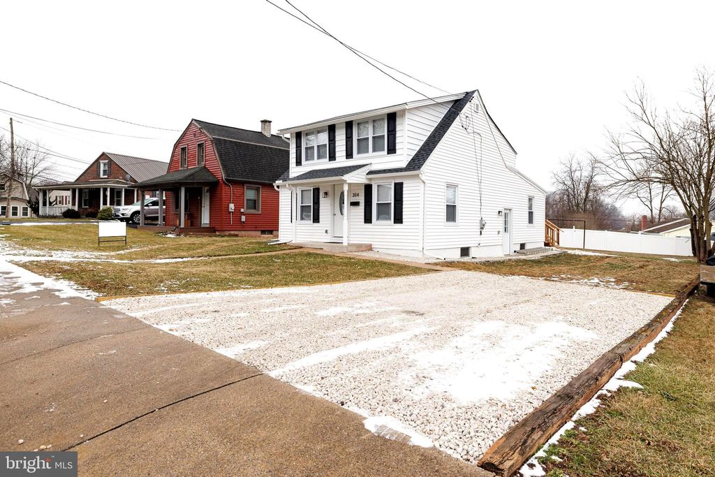 Photo of 304 E Fulton Street, EPHRATA, PA 17522 (MLS # PALA2056404)