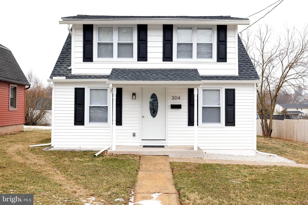 Photo of 304 E Fulton Street, EPHRATA, PA 17522 (MLS # PALA2056404)