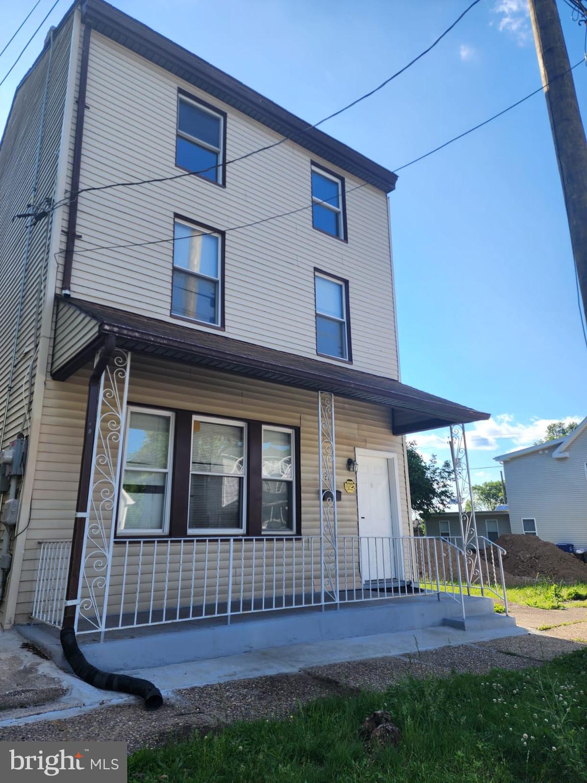 211 BROAD STREET