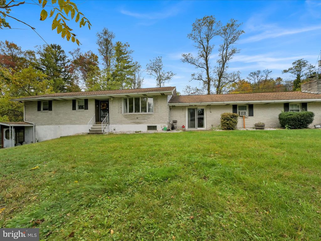Photo of 149 Claremont Avenue, TAMAQUA, PA 18252 (MLS # PASK2023982)