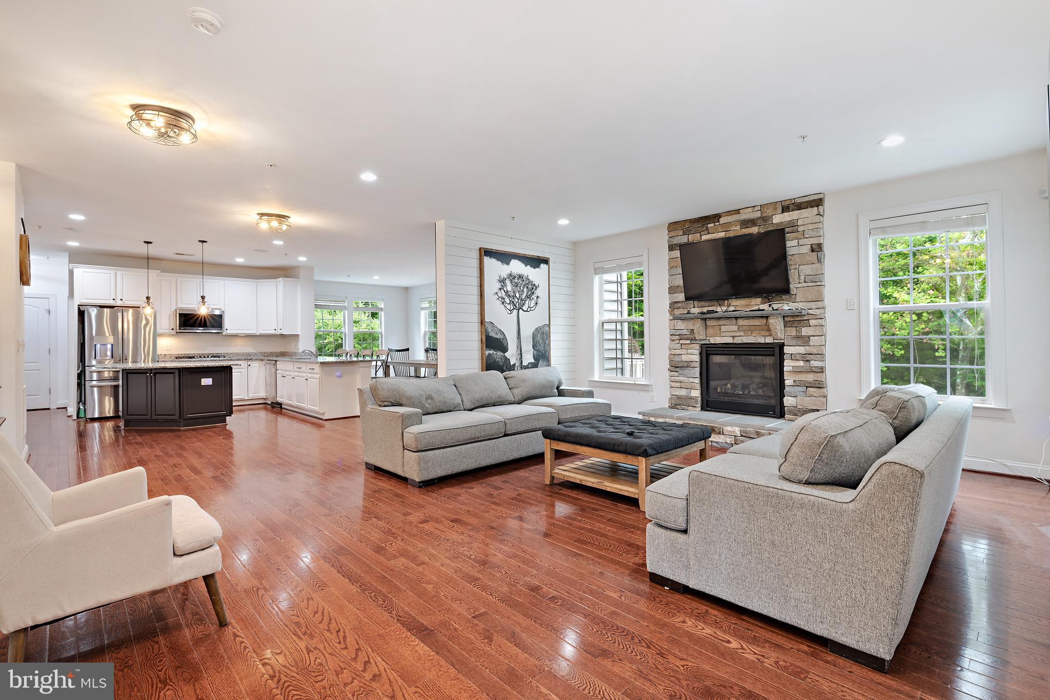 STRATFORD ESTATES - Residential