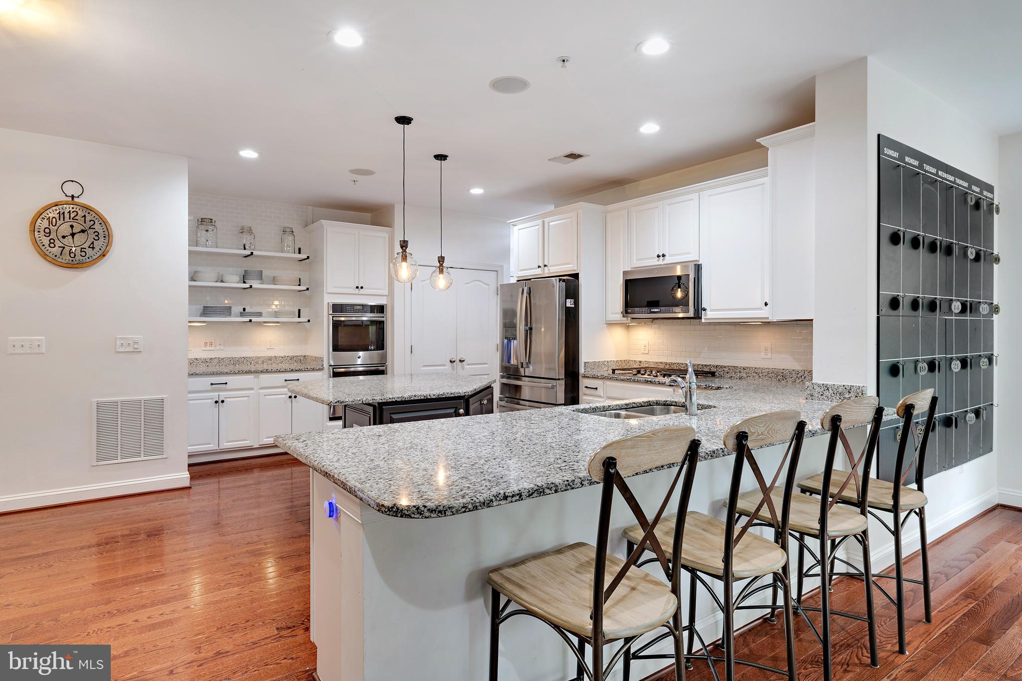 STRATFORD ESTATES - Residential