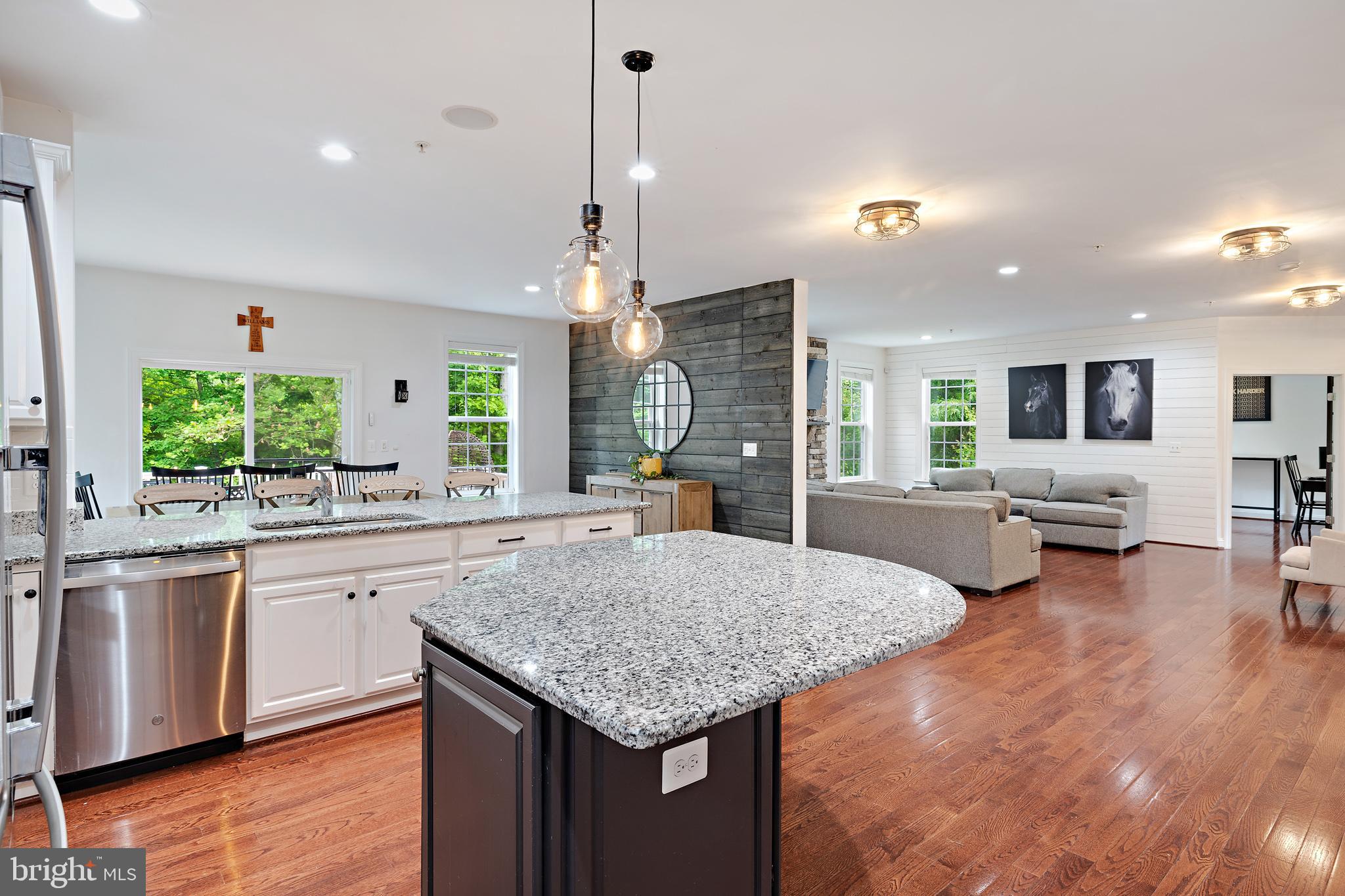 STRATFORD ESTATES - Residential