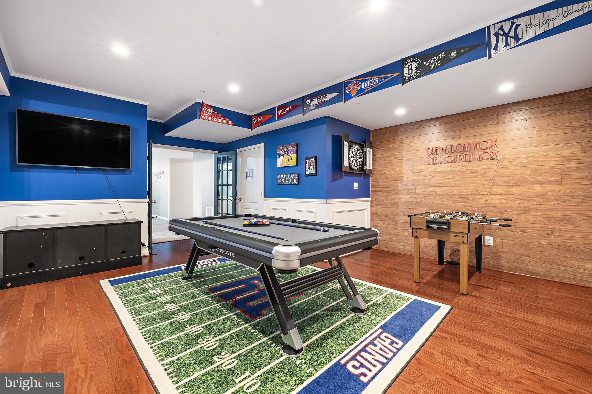 STRATFORD ESTATES - Residential