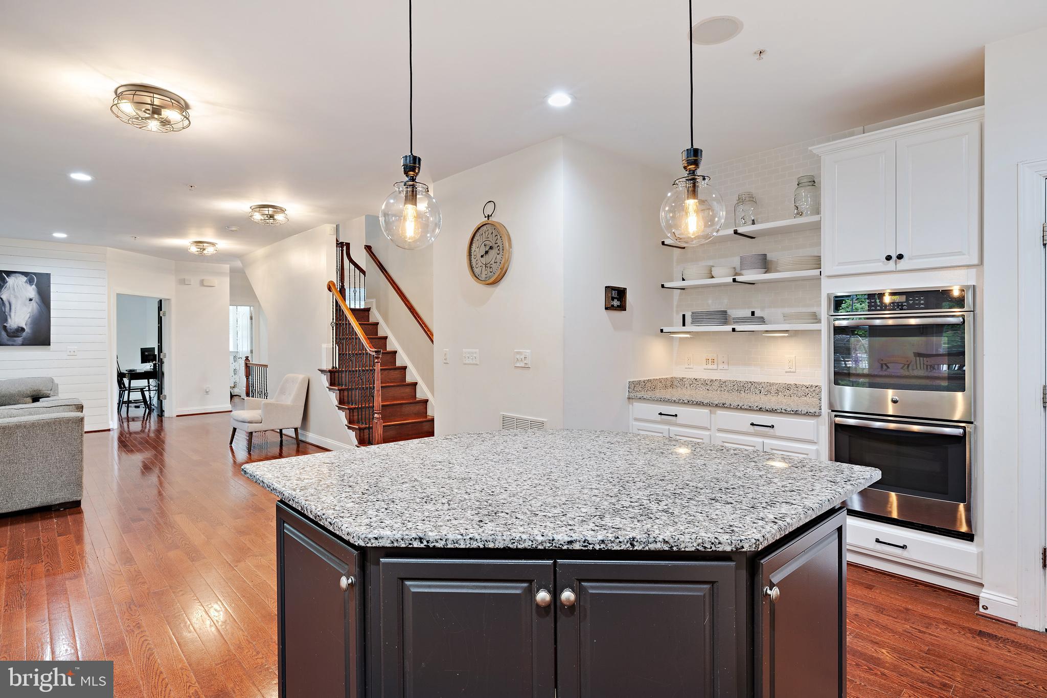 STRATFORD ESTATES - Residential