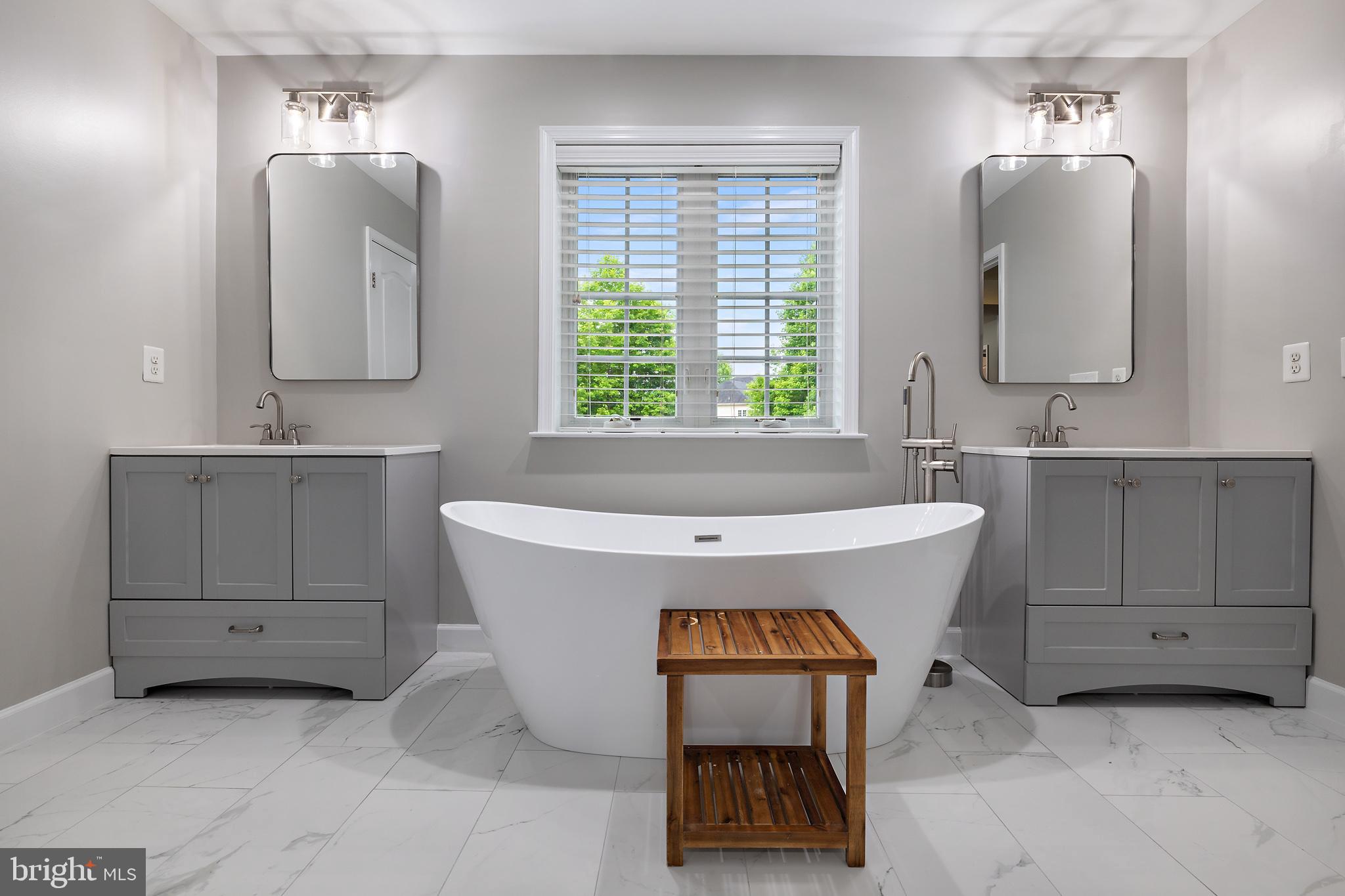 STRATFORD ESTATES - Residential