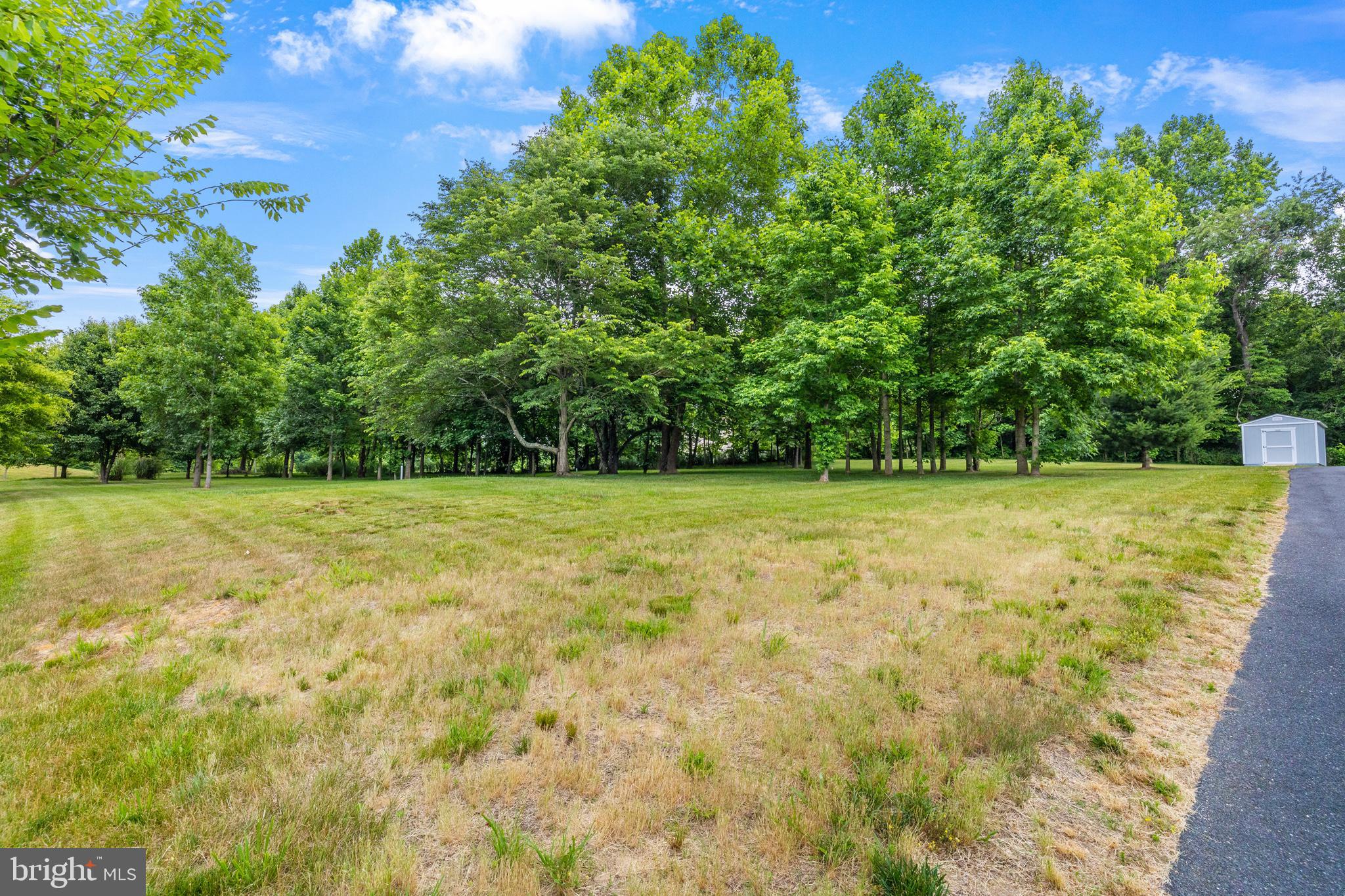 STRATFORD ESTATES - Residential