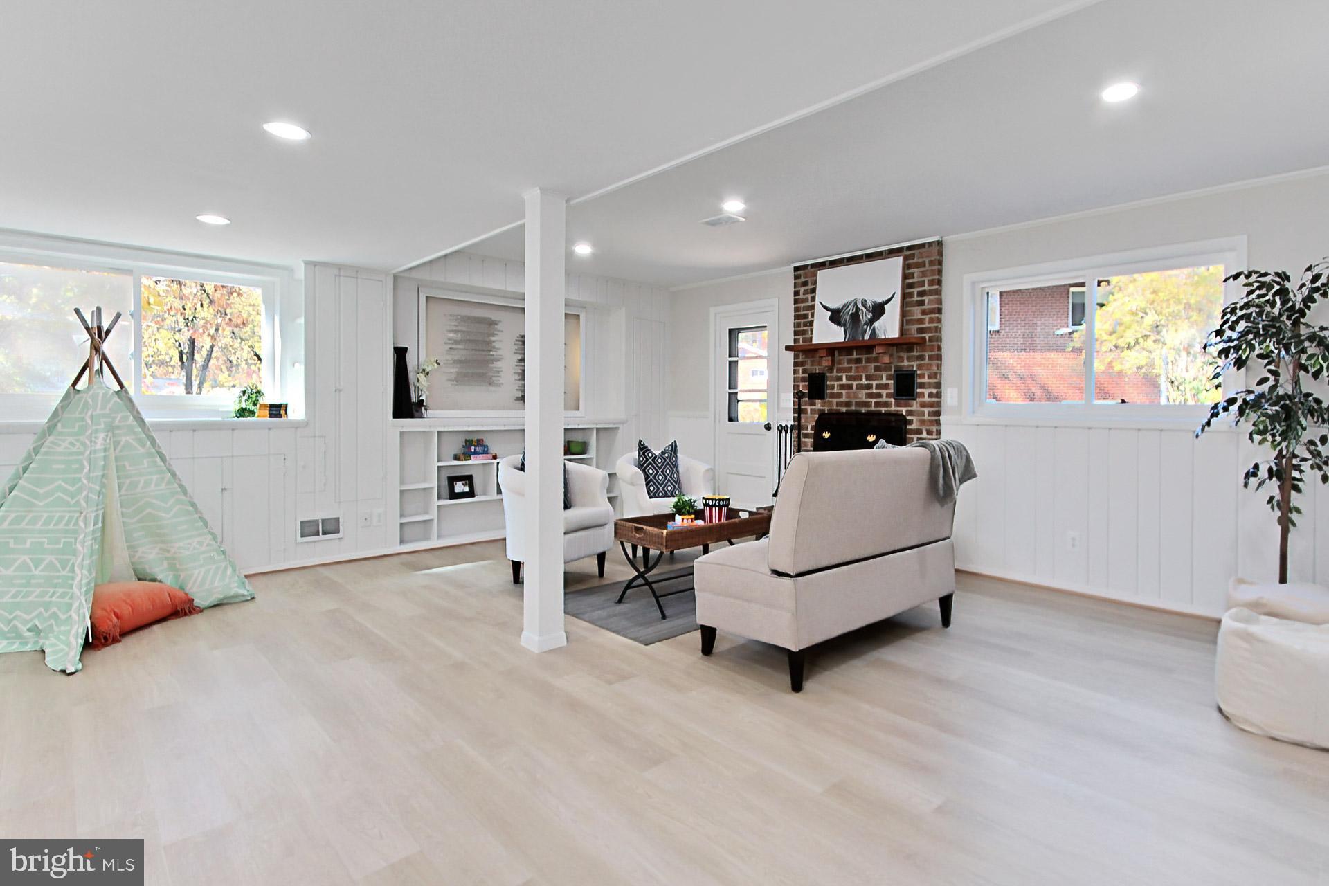 VALLEY BROOK - Residential