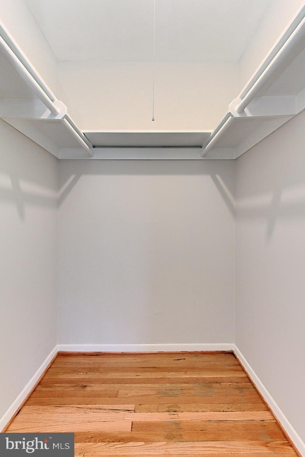 VALLEY BROOK - Residential