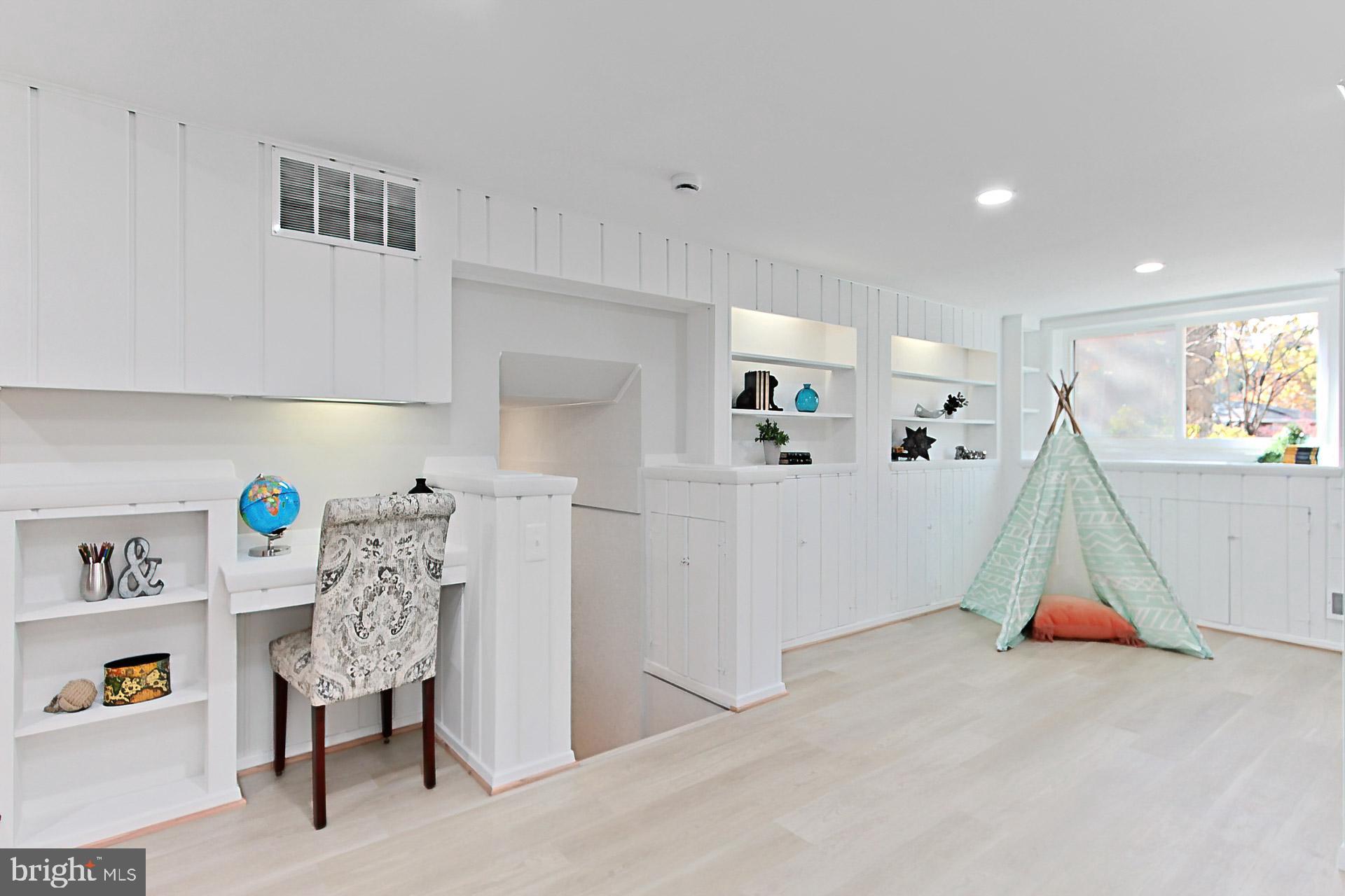 VALLEY BROOK - Residential