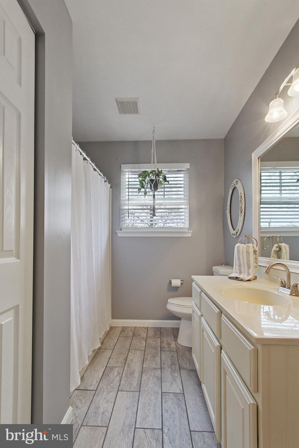 STEWARTSTOWN STATION - Residential