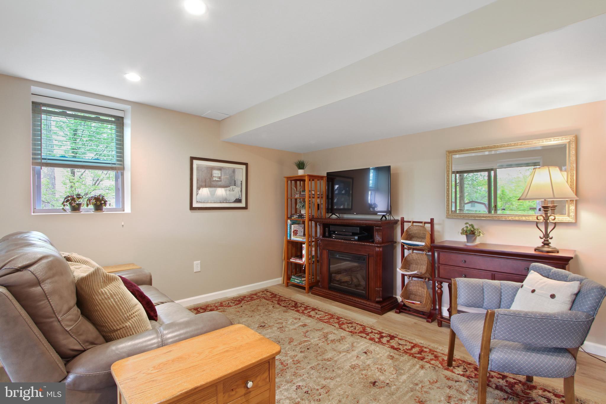 STEWARTSTOWN STATION - Residential