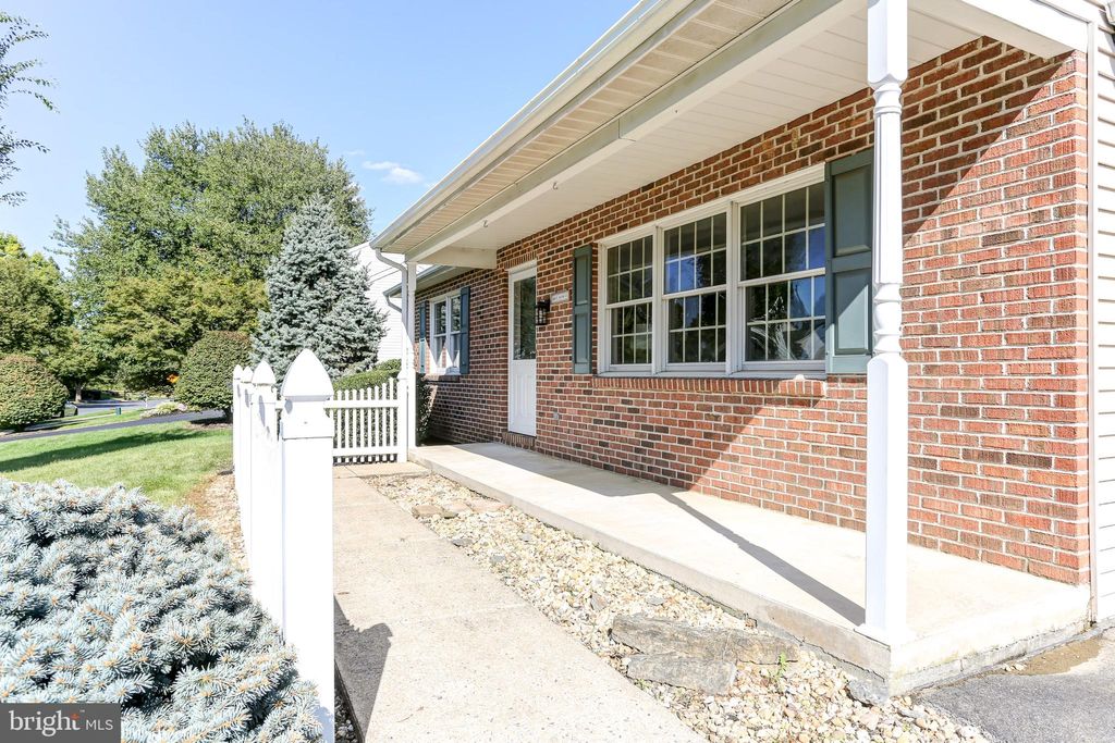 Photo of 208 E 6th Street, LITITZ, PA 17543 (MLS # PALA2076170)