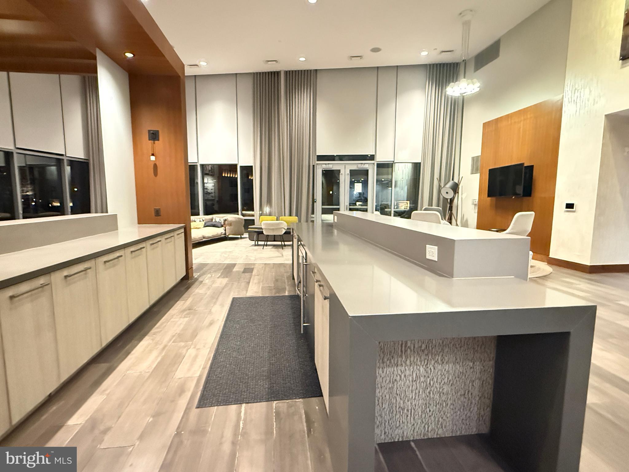 OXON HILL - Residential