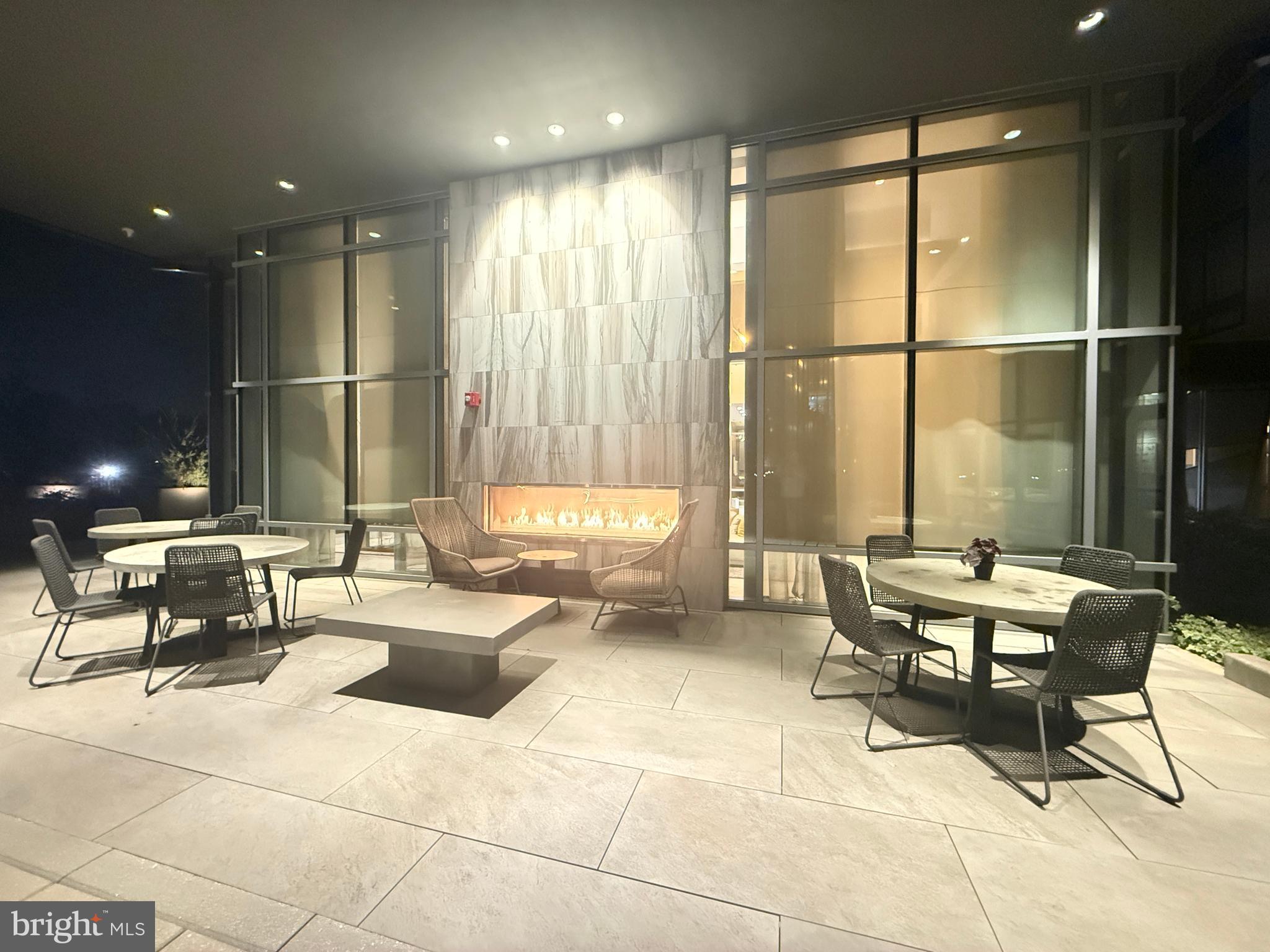 OXON HILL - Residential