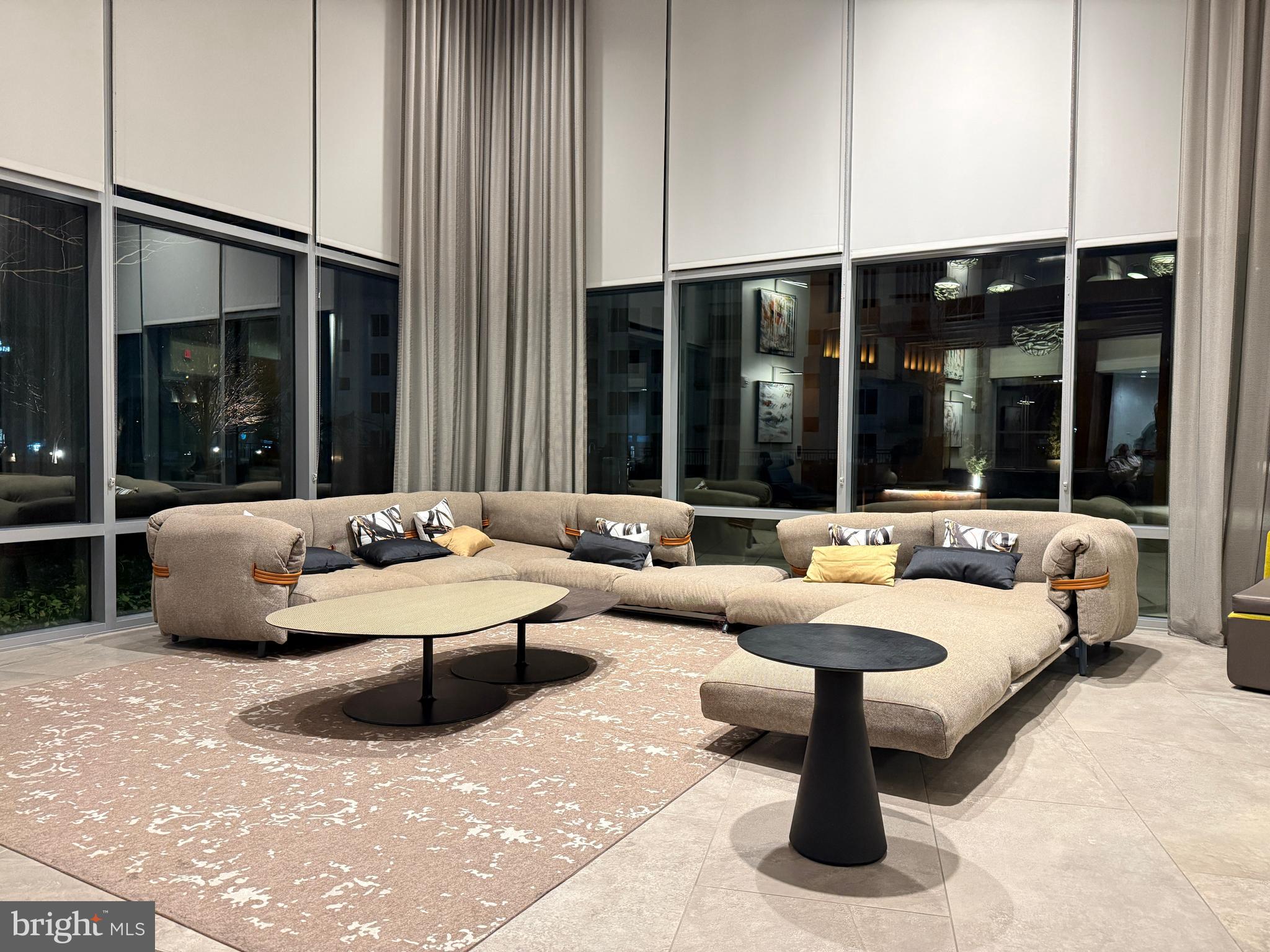 OXON HILL - Residential