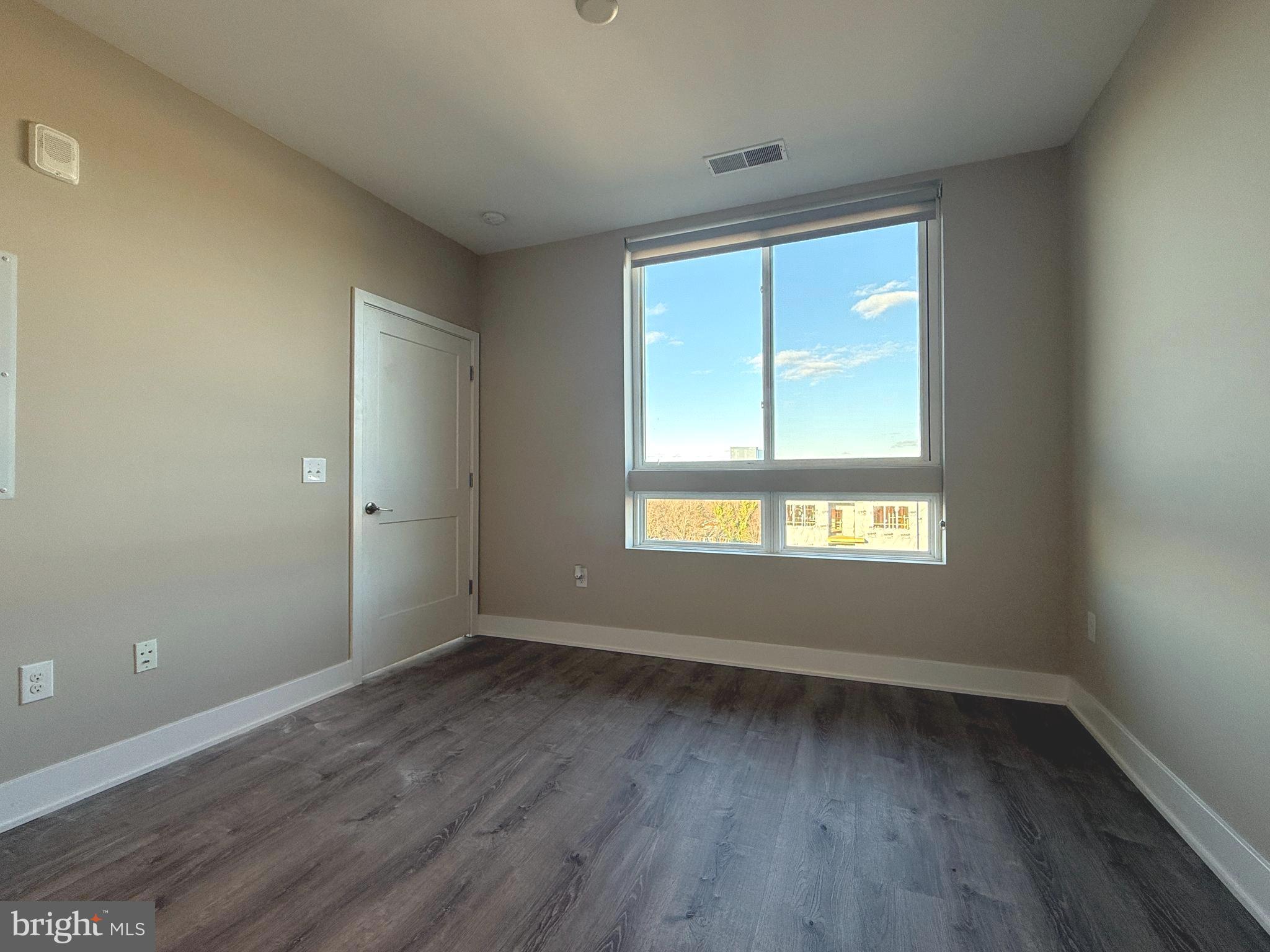 OXON HILL - Residential