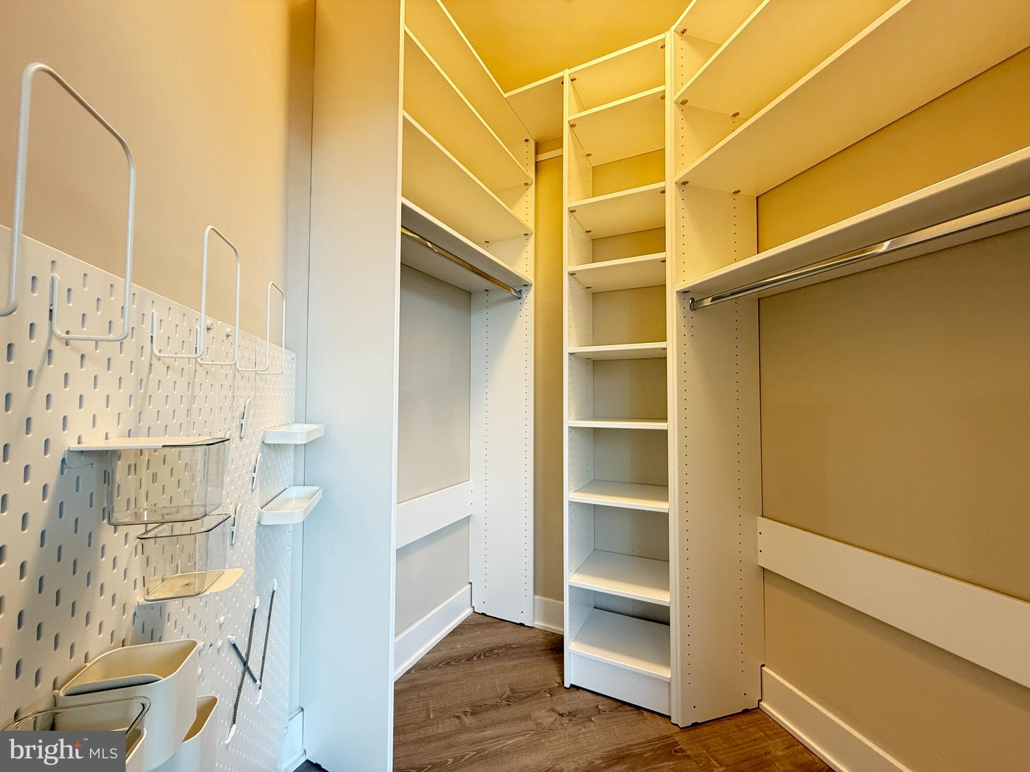 OXON HILL - Residential