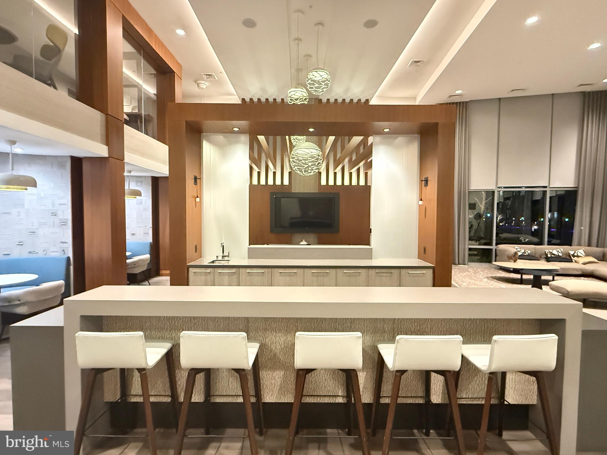 OXON HILL - Residential