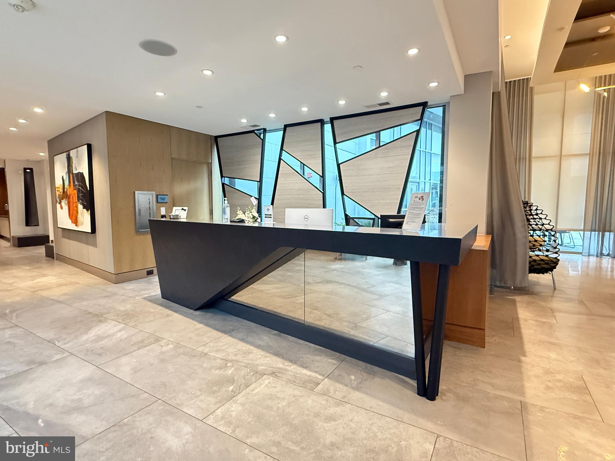 OXON HILL - Residential