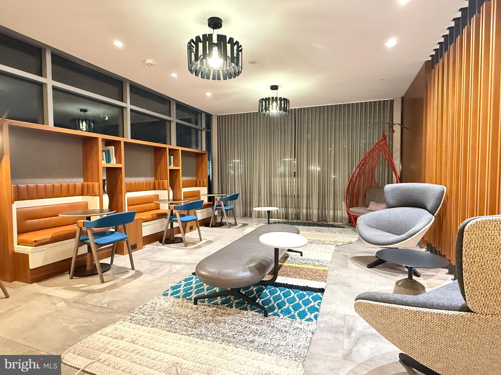 OXON HILL - Residential